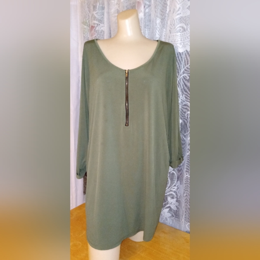 NWOT Womens 4X Olive Green Women's Top with Zipper Detail